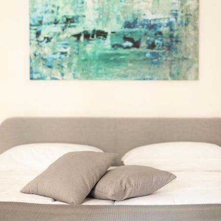 Nella'S Carlo III Apartment เนเปิลส์ ภายนอก รูปภาพ