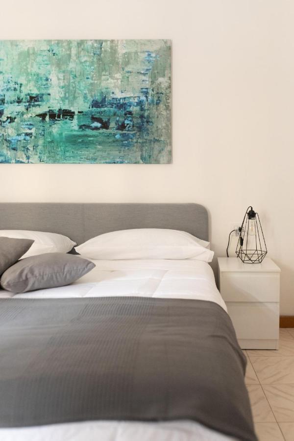 Nella'S Carlo III Apartment เนเปิลส์ ภายนอก รูปภาพ