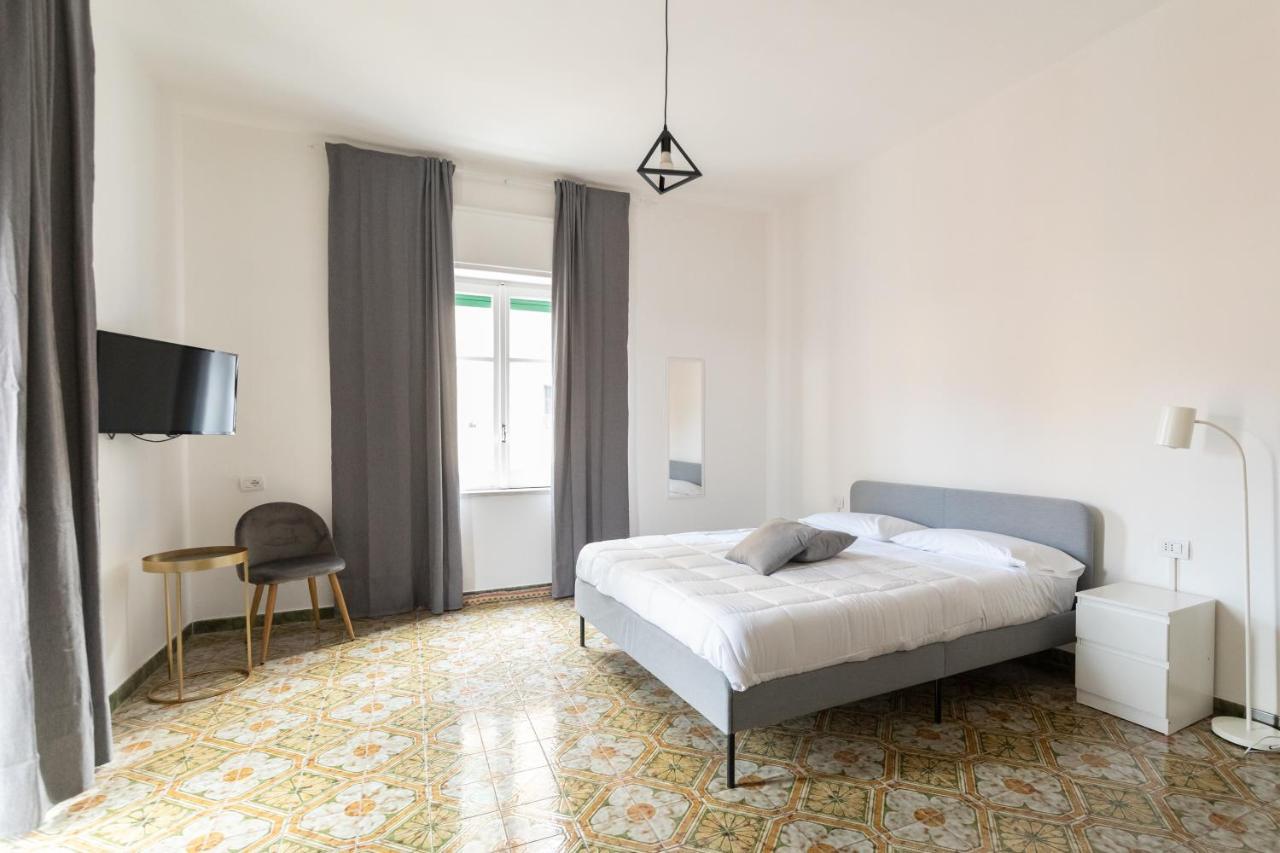 Nella'S Carlo III Apartment เนเปิลส์ ภายนอก รูปภาพ