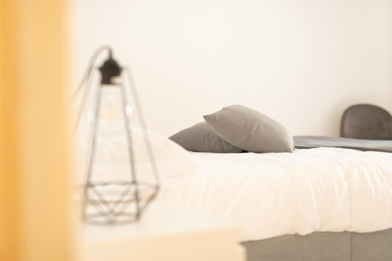 Nella'S Carlo III Apartment เนเปิลส์ ภายนอก รูปภาพ
