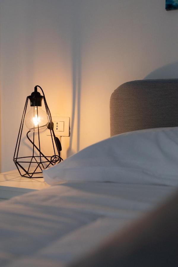 Nella'S Carlo III Apartment เนเปิลส์ ภายนอก รูปภาพ