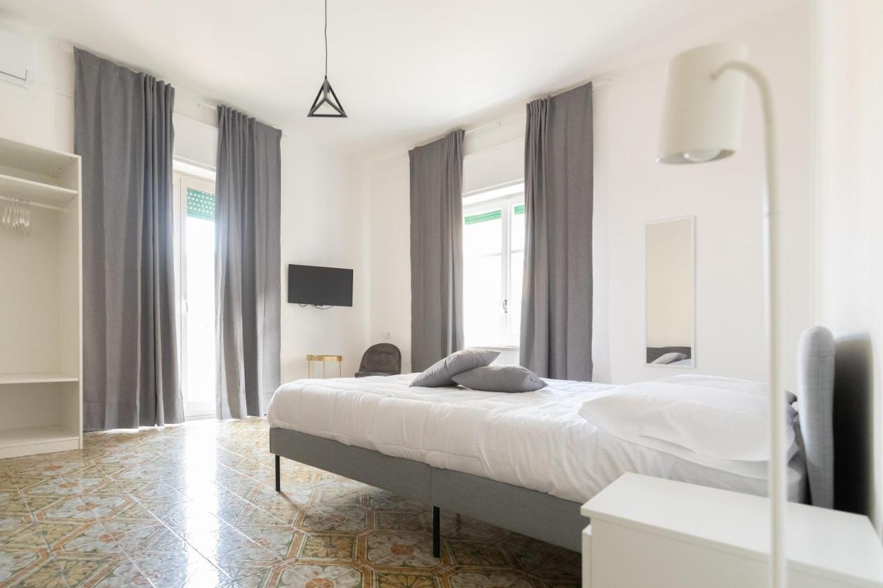 Nella'S Carlo III Apartment เนเปิลส์ ภายนอก รูปภาพ