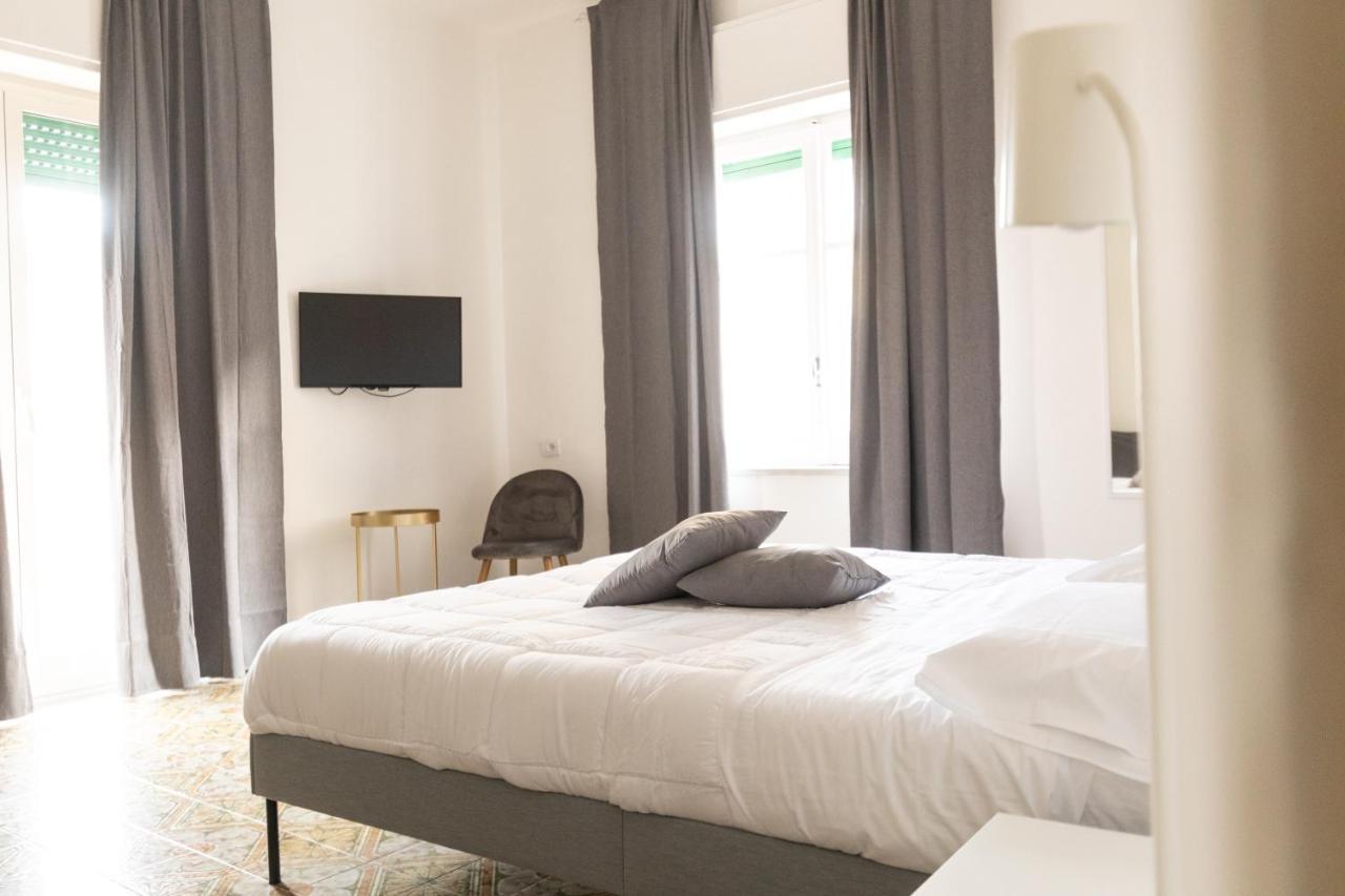 Nella'S Carlo III Apartment เนเปิลส์ ภายนอก รูปภาพ