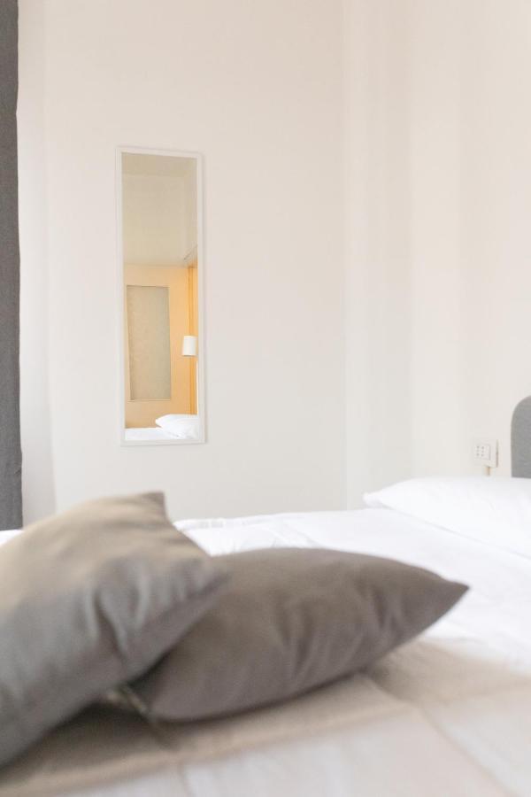 Nella'S Carlo III Apartment เนเปิลส์ ภายนอก รูปภาพ