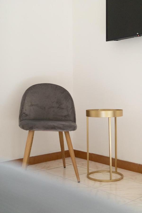 Nella'S Carlo III Apartment เนเปิลส์ ภายนอก รูปภาพ