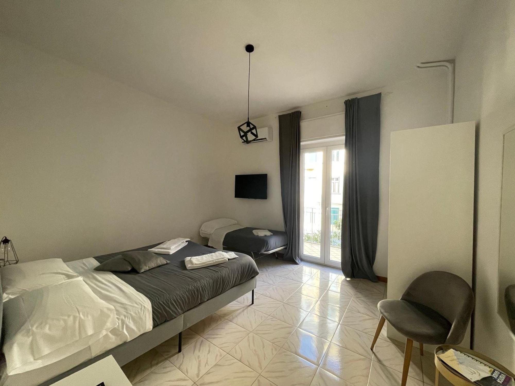 Nella'S Carlo III Apartment เนเปิลส์ ภายนอก รูปภาพ