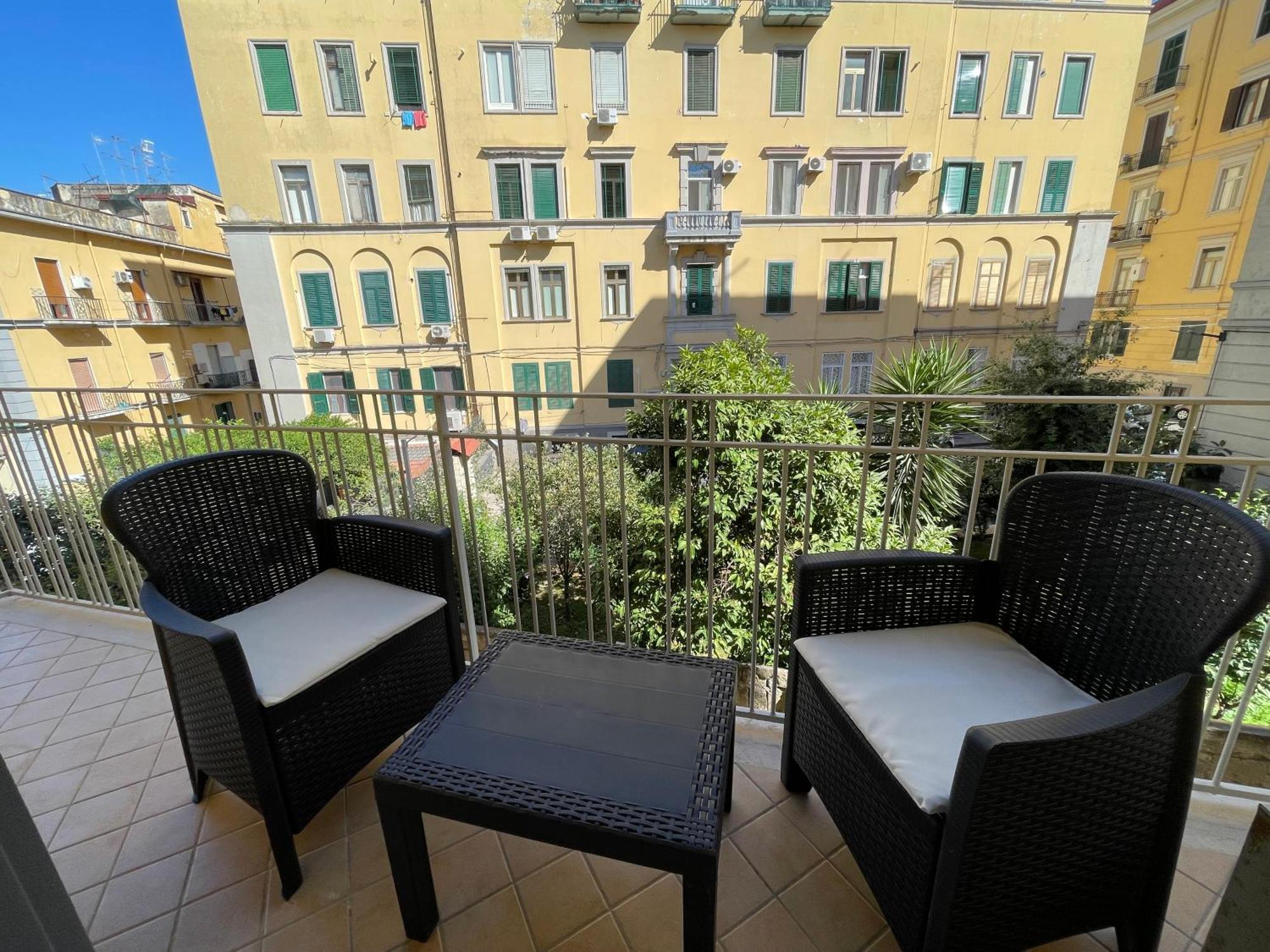 Nella'S Carlo III Apartment เนเปิลส์ ภายนอก รูปภาพ