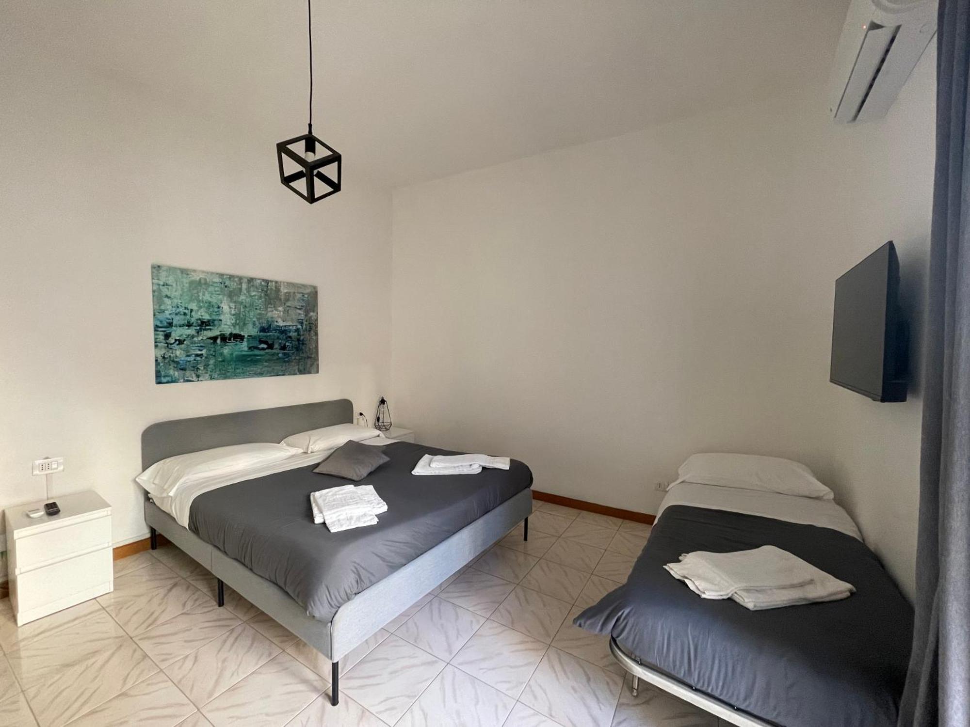 Nella'S Carlo III Apartment เนเปิลส์ ภายนอก รูปภาพ